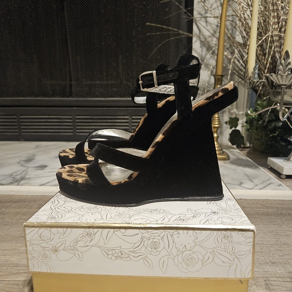 Vintage D&G Dolce And Gabana Velvet Strappy Chic Wedges - Picture 3 of 6